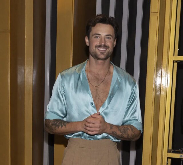 GettyImages-2242147058-dylan-efron-dancing-with-the-stars-injury-broken-nose-e1761435709452.jpg